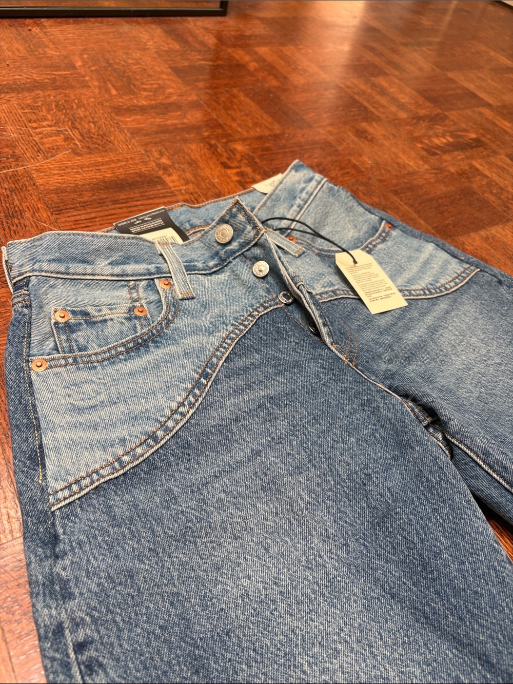 NWT Levi's Mid Rise Straight-Leg Jeans